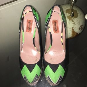 Missoni round toe pumps!